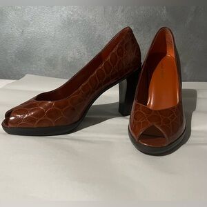 Nine West brown peep toe heels size 8m